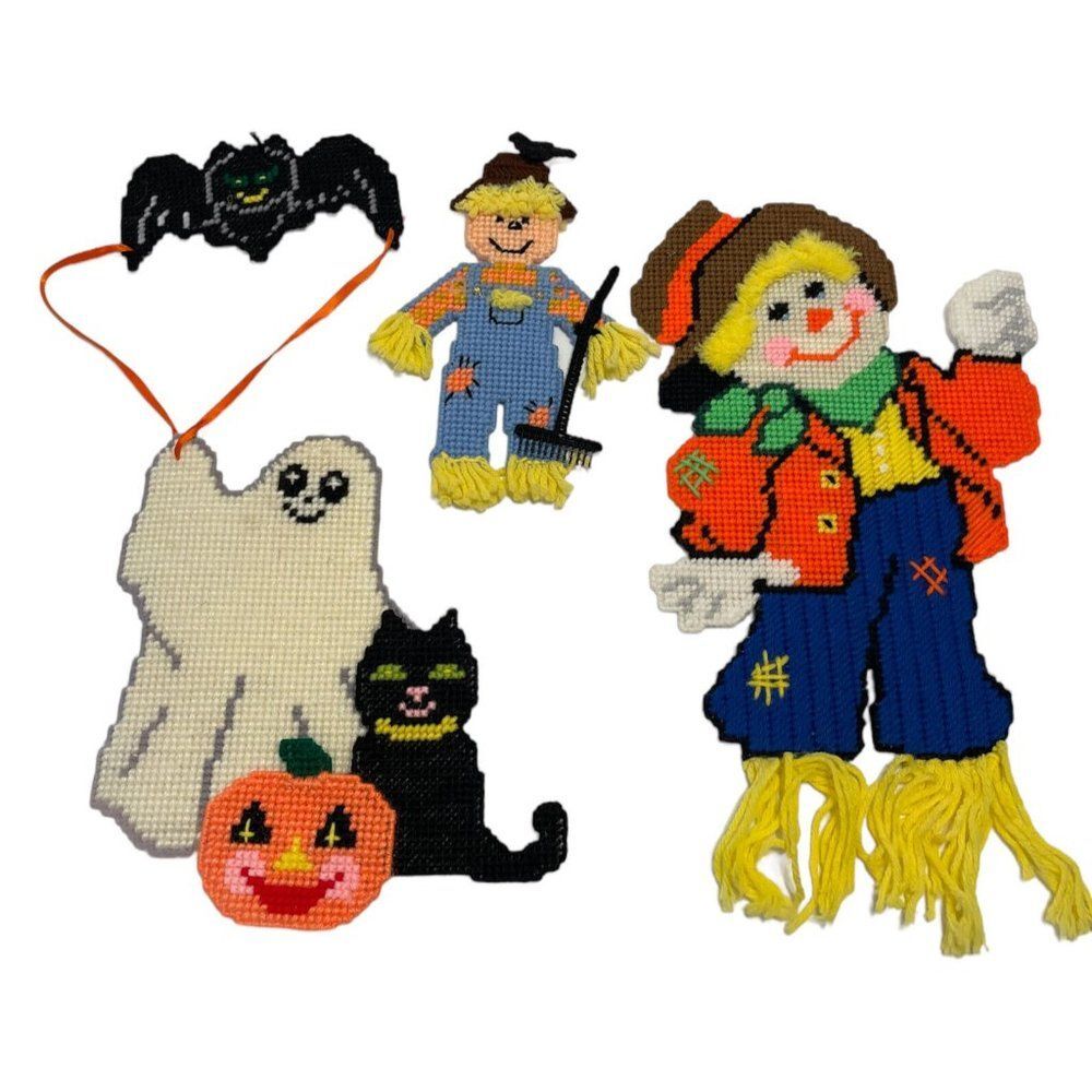 VTG Plastic Canvas Halloween Black bat Ghost scarecrow Yarn Art